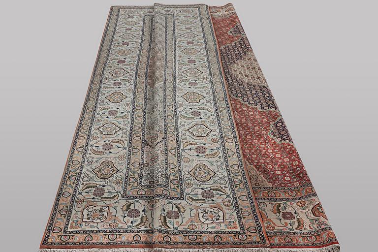 A carpet, Tabriz, part silk, 50 raj, ca 414 x 300 cm.