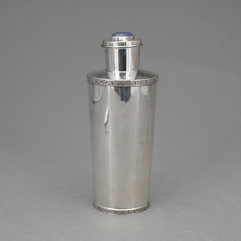 SHAKER, silver, Oscar L Olausson Bransch, Stockholm 1962. 379 gram tot.