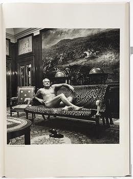 Helmut Newton, "SUMO", 1999.