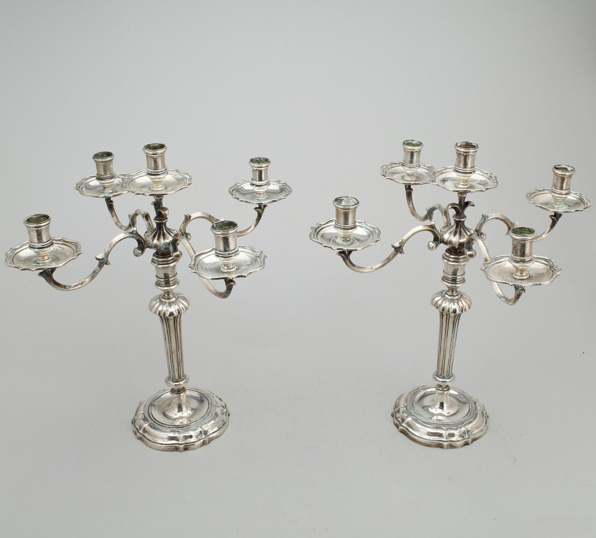 KANDELABRAR, ett par, silver, Venedig, Italien, 1900-talets mitt. Total vikt ca 3075 g.
