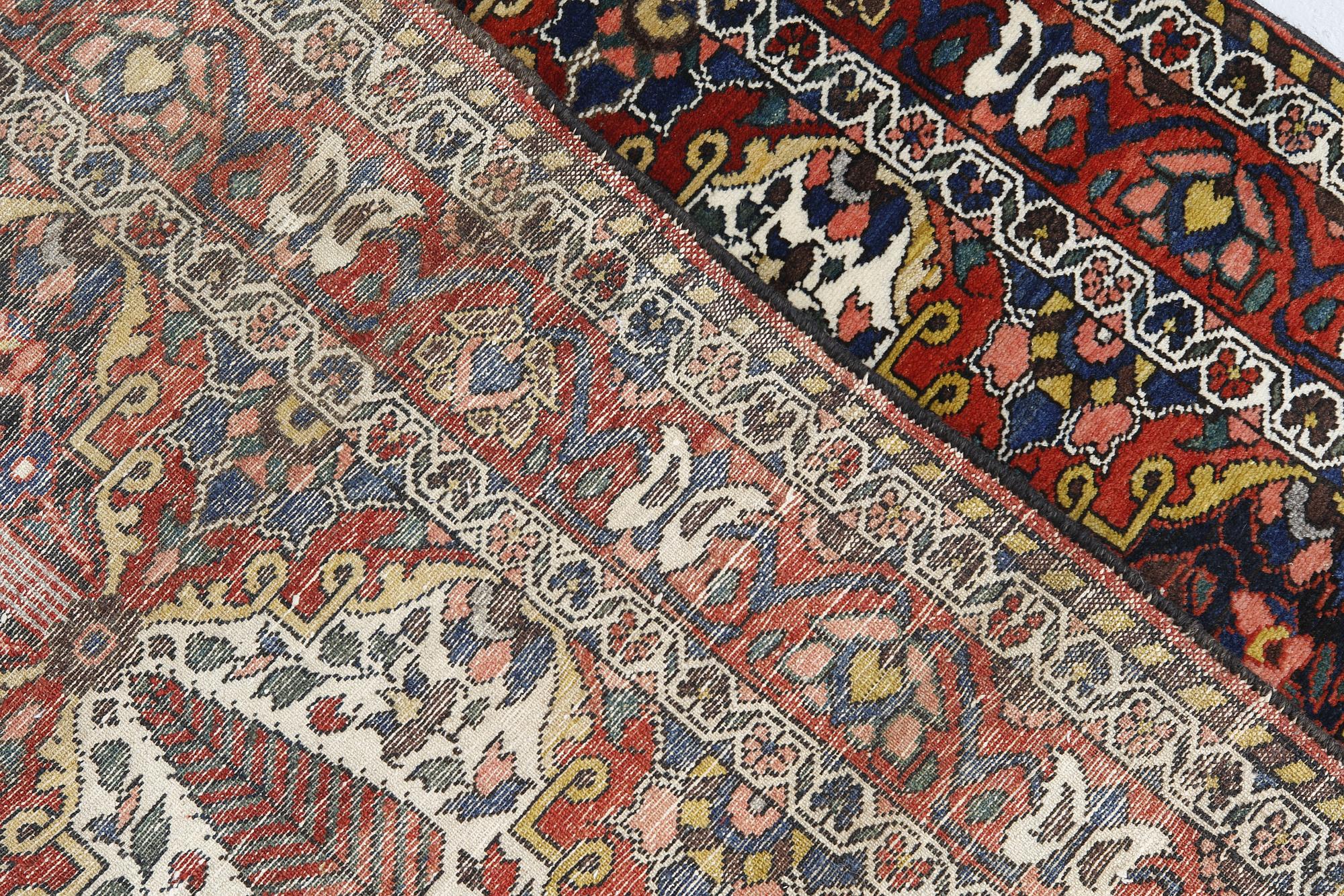 A semi-antique Baktiari rug, ca 217 x 152 cm.