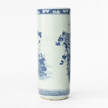 Paraplyställ, porslin, Kina, 1900-tal.
