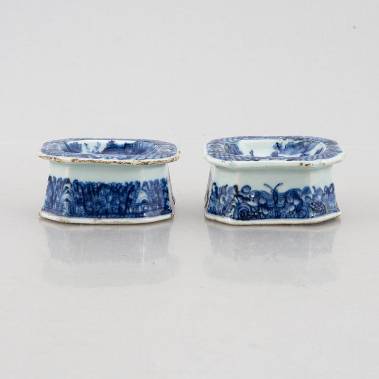 A pair of blue and white porcelain salt cellars, China, 18th century.