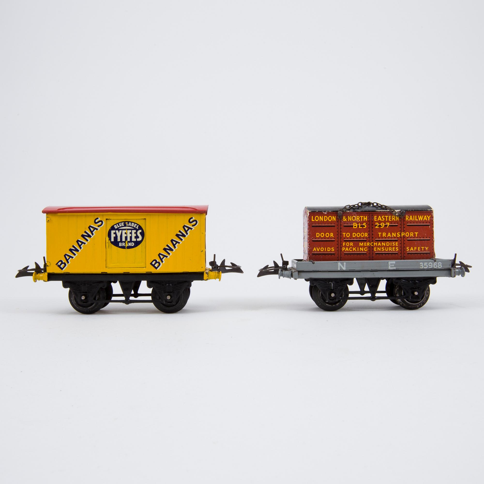 Twelve O-gauge Hornby train wagons England 1930s.