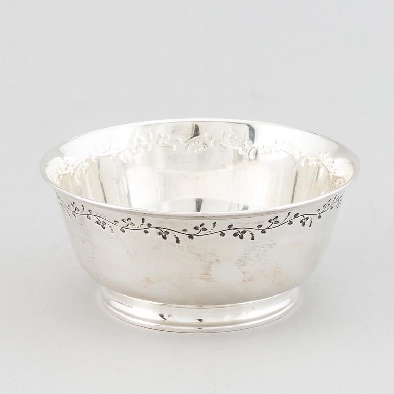 Tore Eldh, a silver bowl, decorated with a border of leafy sprigs, Gothengurg, Sweden, 1950.