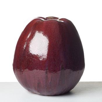Ulla & Gustav Kraitz, a glazed stoneware sculpture of an apple, Fogdarp, Förslöv, Sweden 1984.