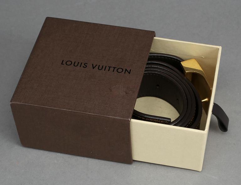 SKÄRP, Louis Vuitton.