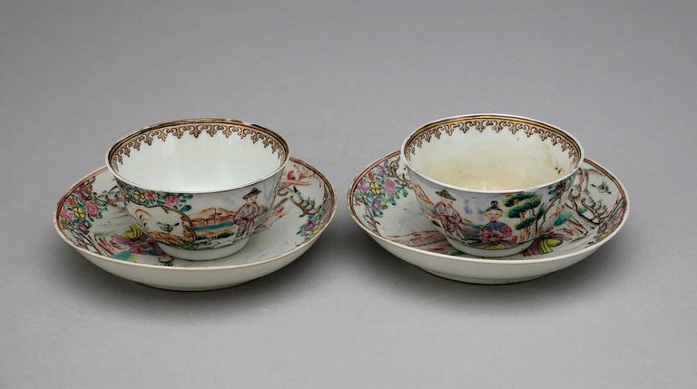TEKOPPAR med FAT, ett par, porslin, Chien-Lung, Kina 1700-tal.