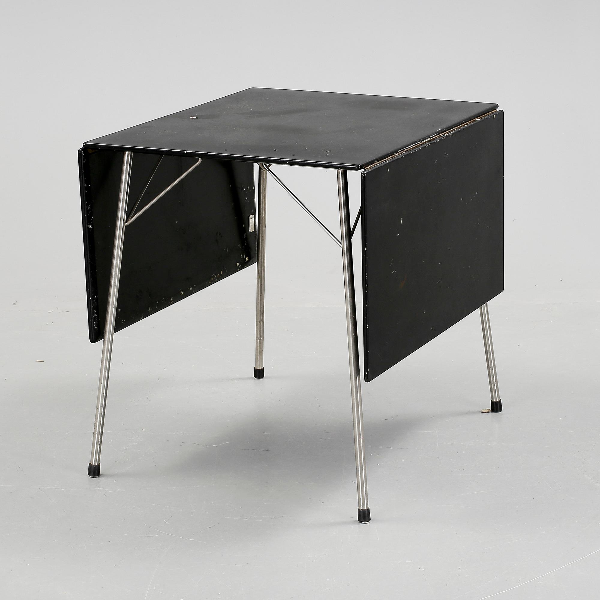 KLAFFBORD, "3601", Arne Jacobsen, Fritz Hansen, Danmark.