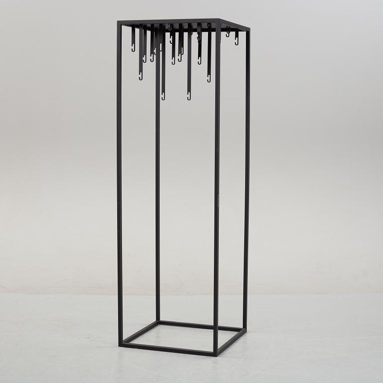 An 'Atelier Floor Hanger' by Alexander Lervik for Design House Stockholm, 2020.