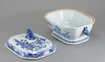 TERRIN, porslin, Kina, 1700-tal.