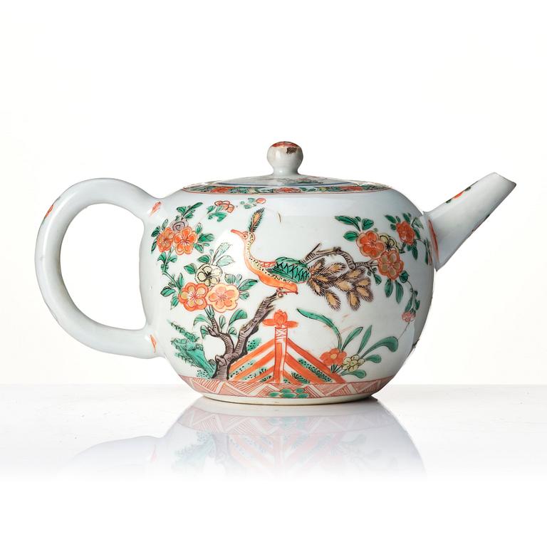A famille verte tea pot with cover, Qing dynasty, early 18th century.