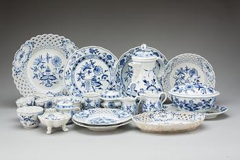 SERVISDELAR, porslin, ca 20 delar, Meissen.