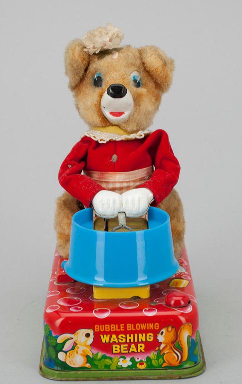 LEKSAK, målad plåt, " Bubble blowing washing bear", 1900-talets senare hälft.
