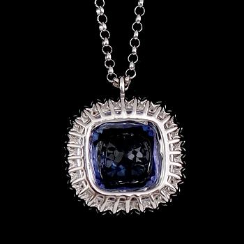 HÄNGE MED KEDJA, 18 k vitguld, blå tanzanit och briljantslipade diamanter.