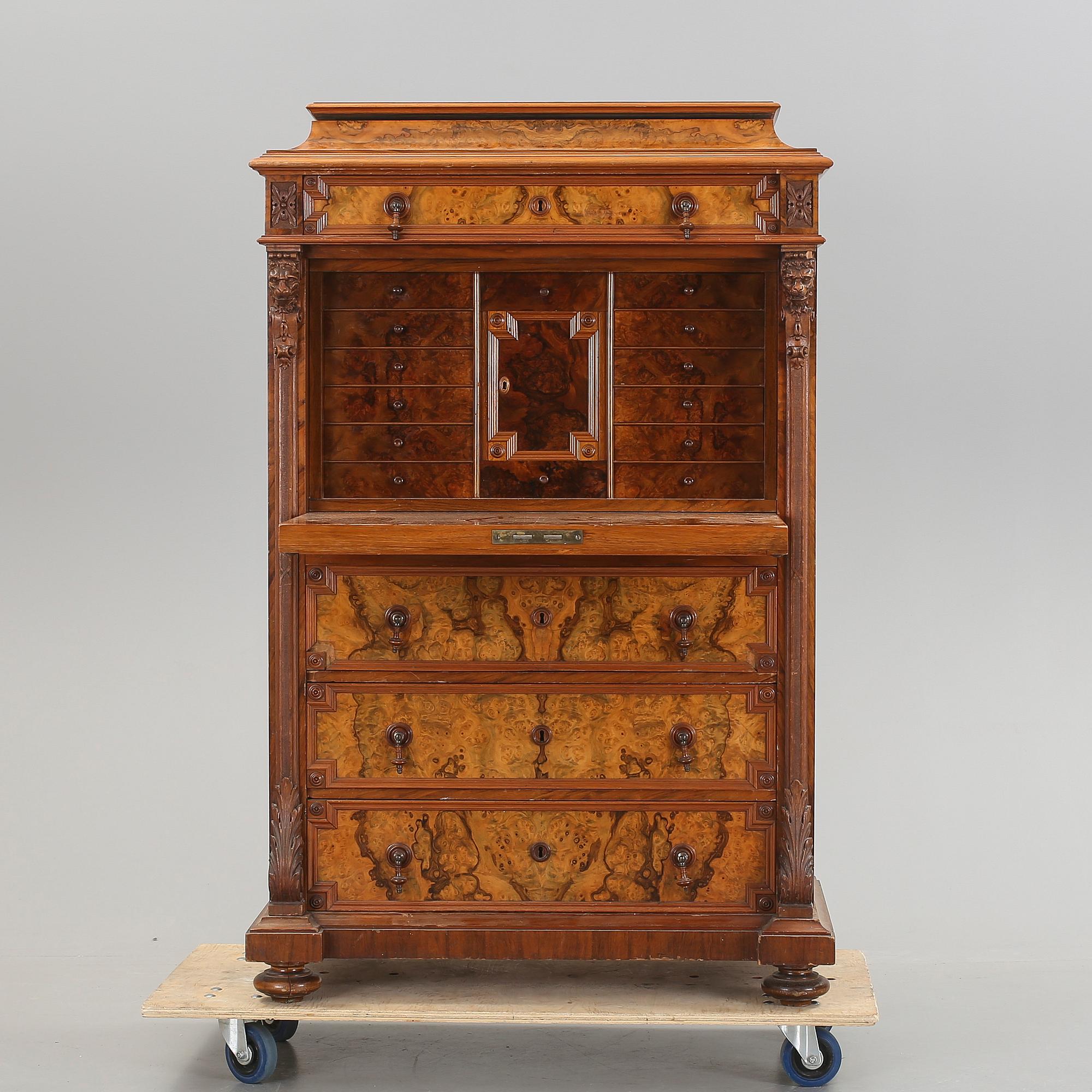 CHIFFONJÉ, nyrenässans, 1800-talets andra hälft.