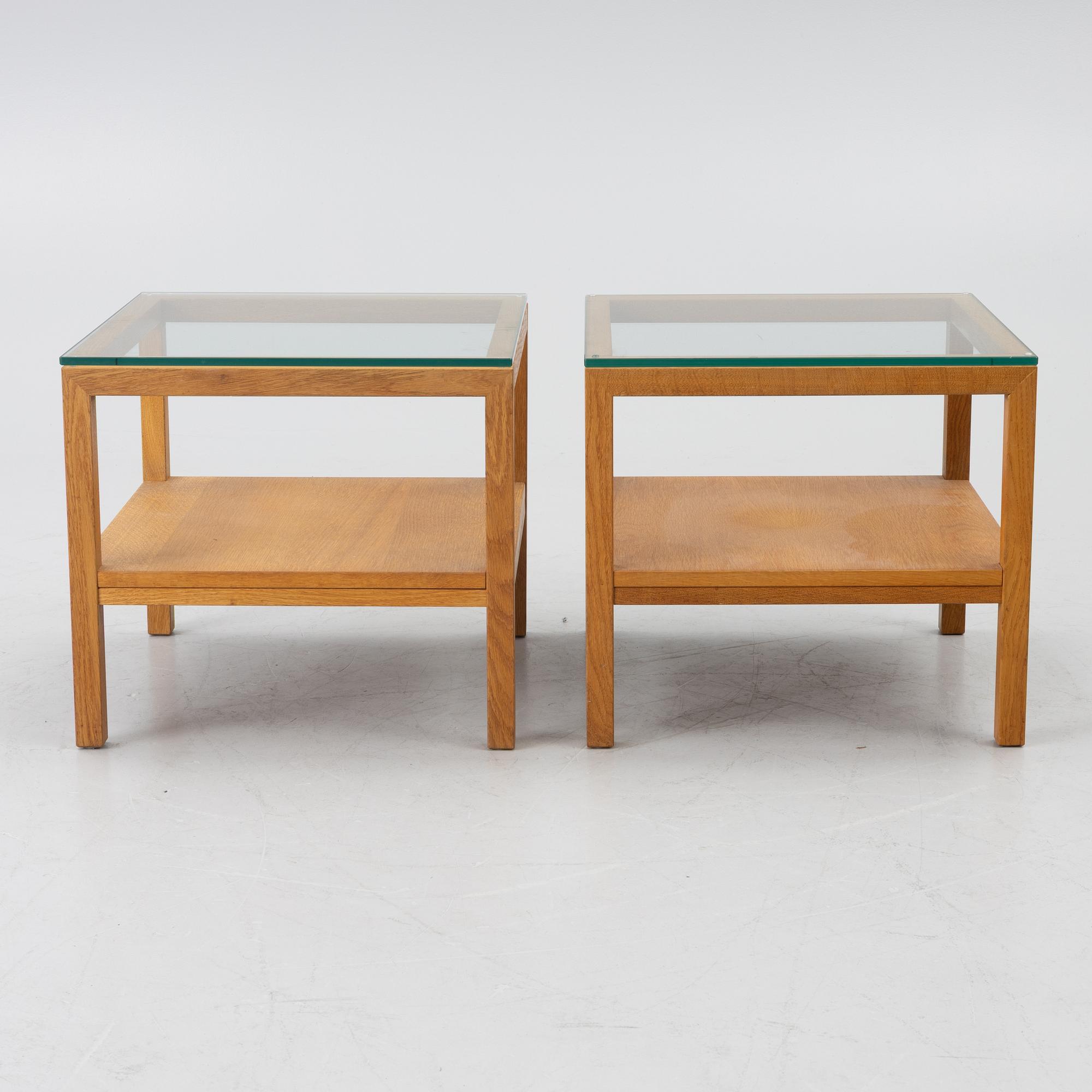 A pair of side tables, Fogia.
