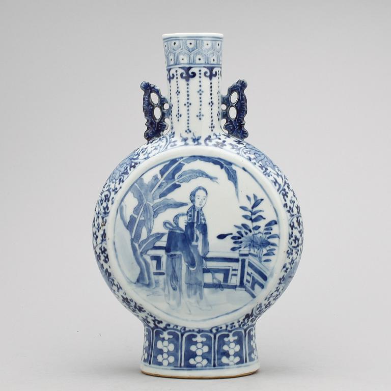 PILGRIMSKRUS, porslin, Qing dynastin, 1800-tal.