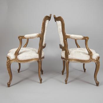 KARMSTOLAR, ett par, rokokostil, sekelskiftet 1800/1900.