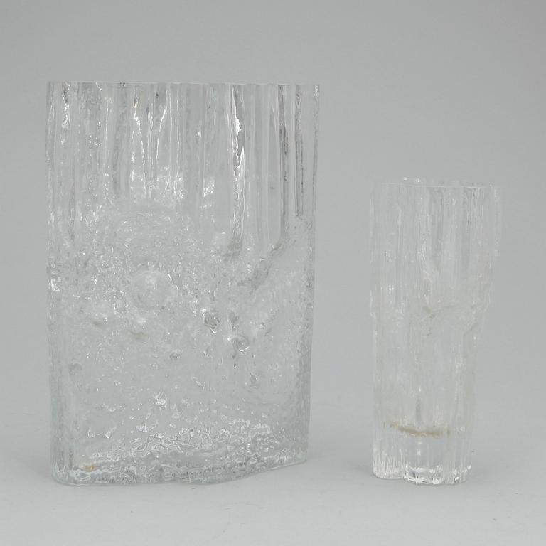 VAS, 2 st, glas, signerad Tapio Wirkkala, Iitala.