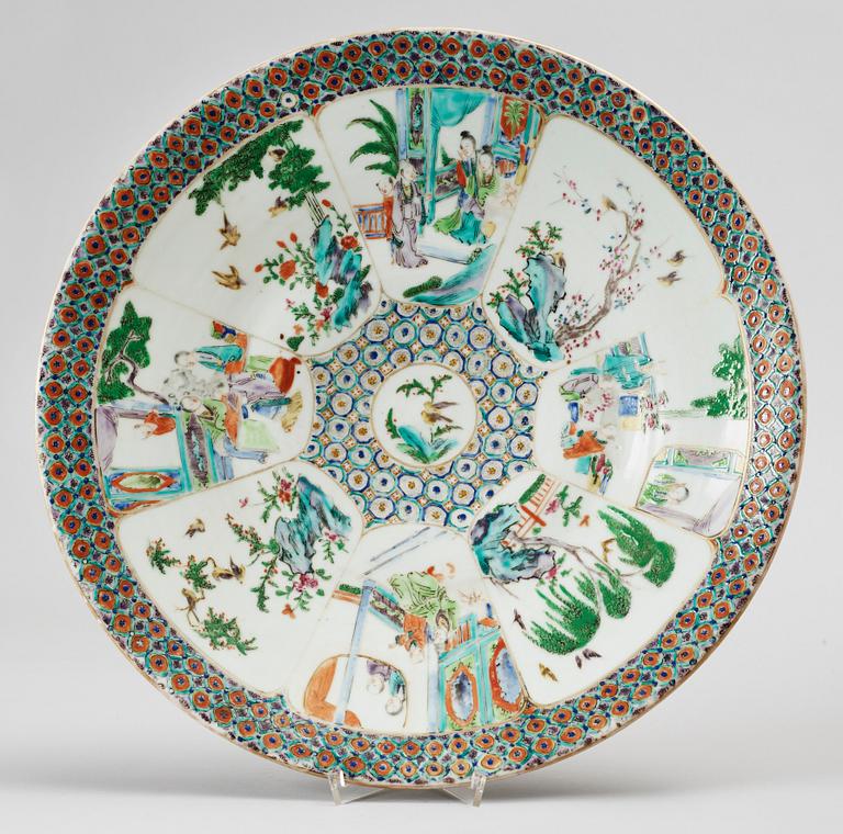 SKÅLFAT, porslin. Kina. Sen Qing. Ca 1900.