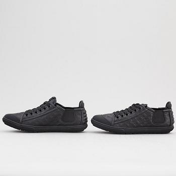 LOUIS VUITTON, a pair of sneakers, size 35,5.