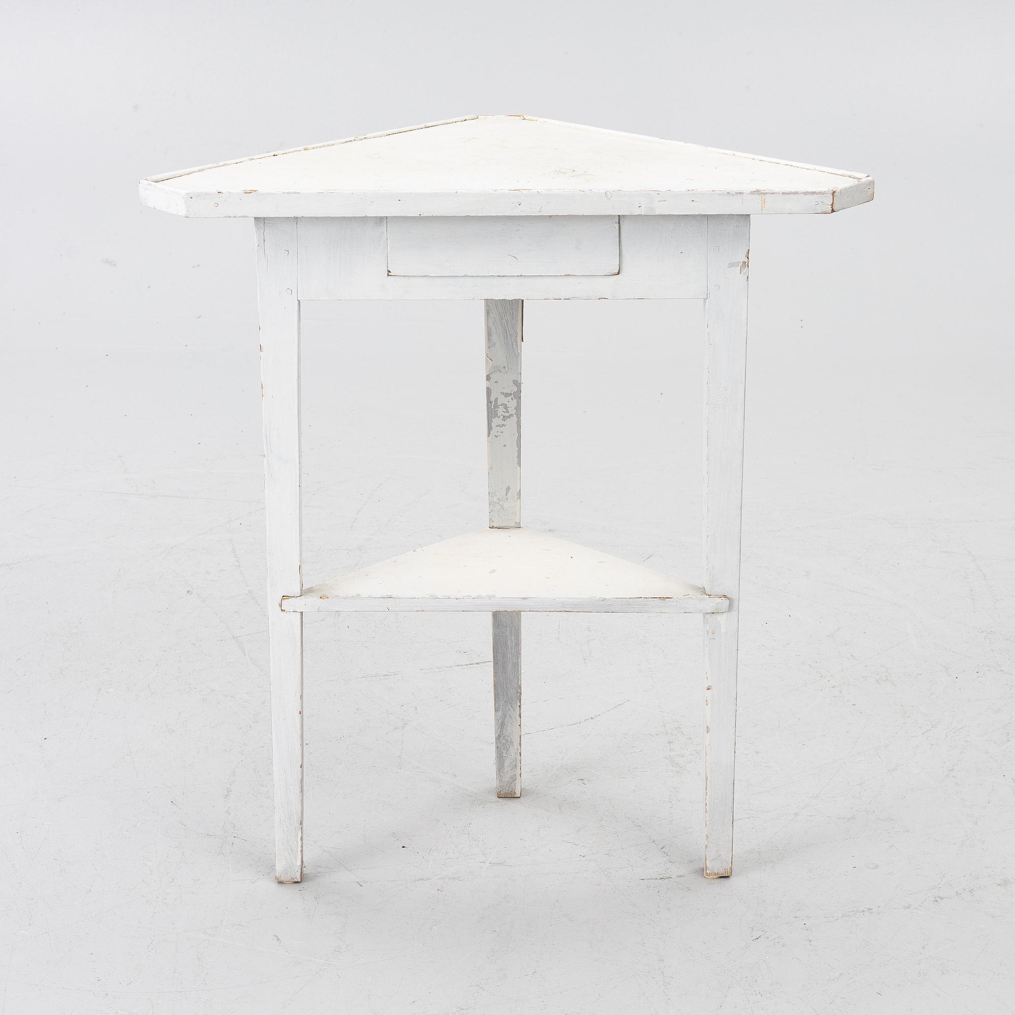 A corner table, 19th century.