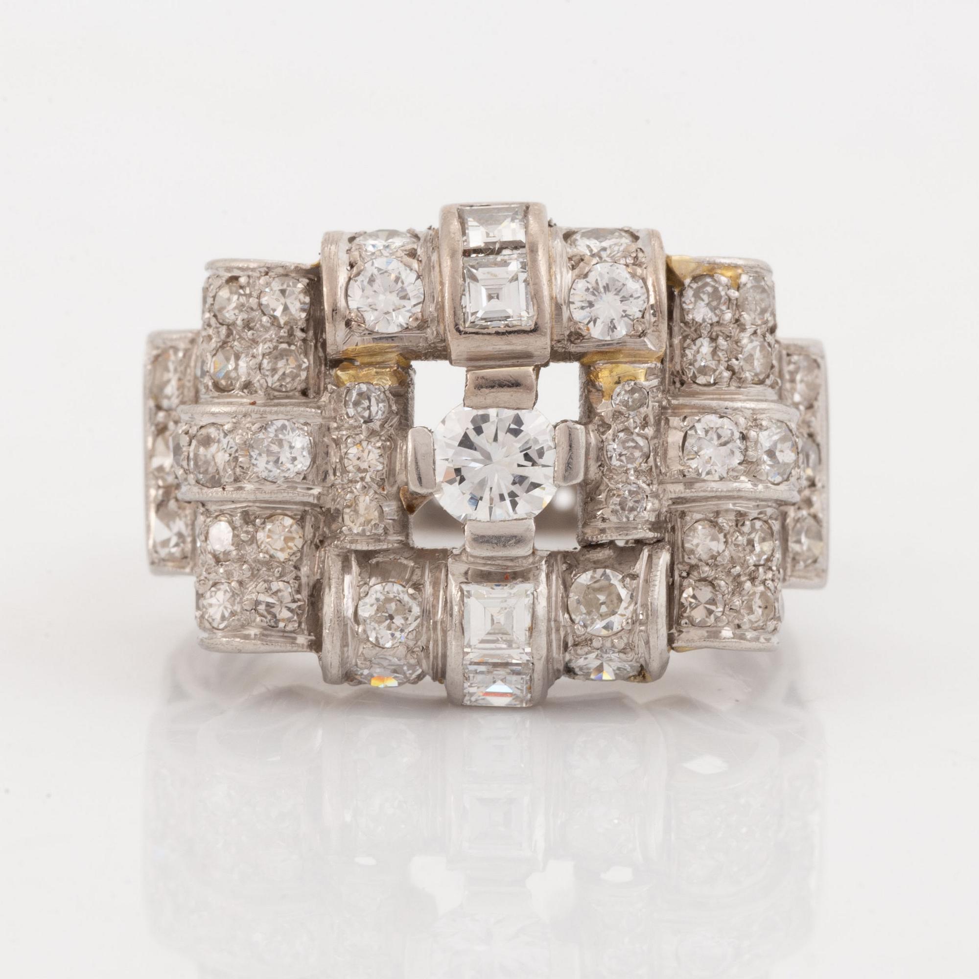 Ring, platina med diamanter.