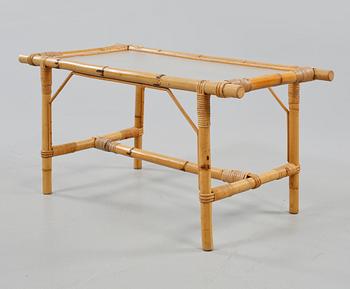 KORGMÖBELGRUPP, 7 delar, 1900-talets andra hälft.