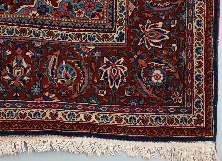 SEMI-ANTIQUE/OLD KASHAN. 211 x 131 cm.