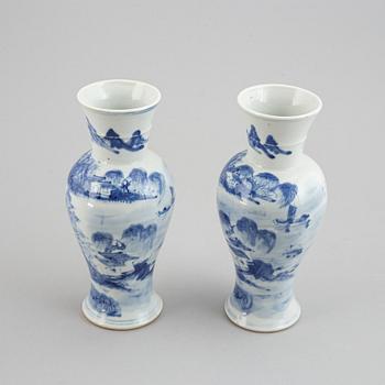 A group of three blue and white vases, Qing dynasty, late 19th/early 20th century.