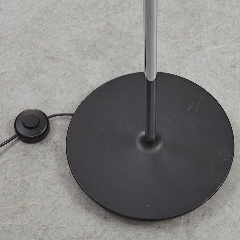 Poul Henningsen, golvlampa, "PH 80", Louis Poulsen, Danmark.