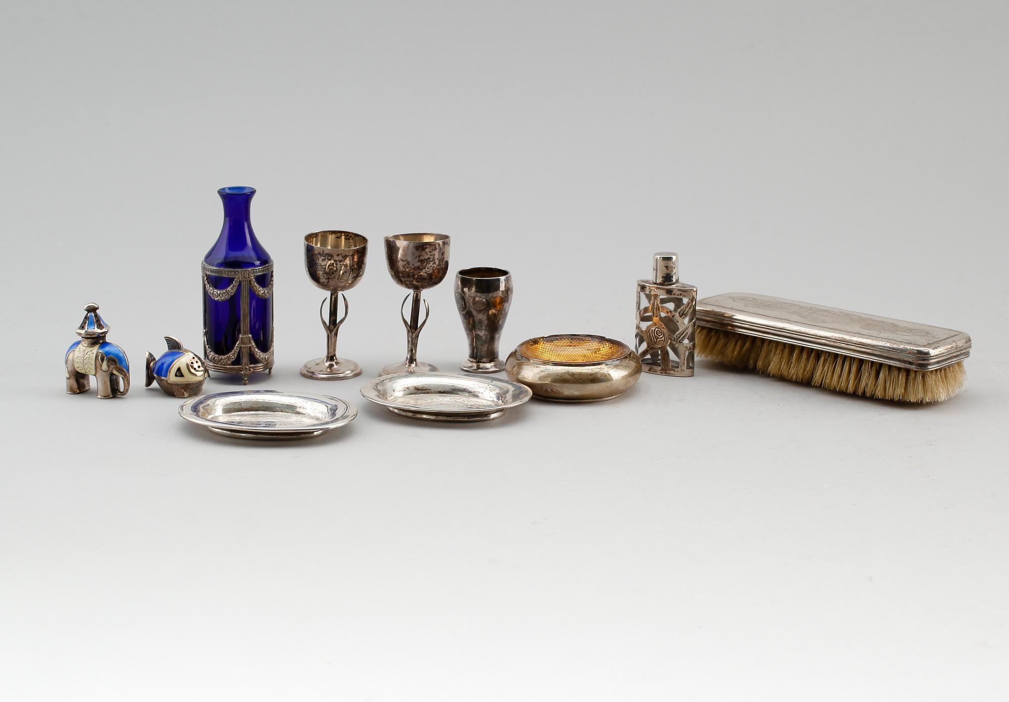 SAMLING SILVERFÖREMÅL, 11 delar, 1800-/1900-tal. Vikt ca 243 gram.