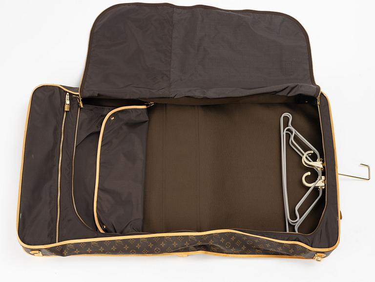 Louis Vuitton, travel wardrobe "Garment cloth 24h bag".