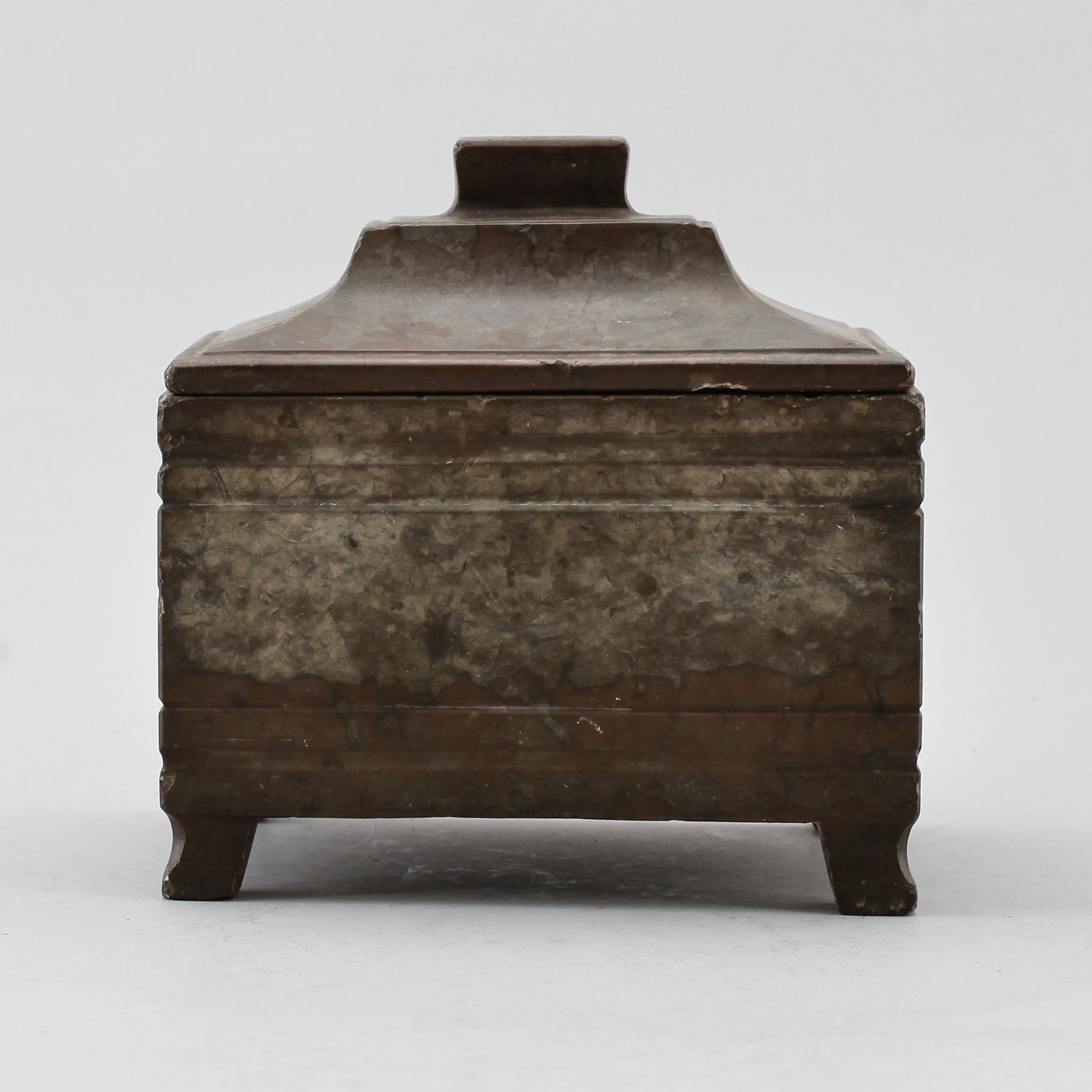 TOBAKSBURK, sten, 1800-talets första hälft.