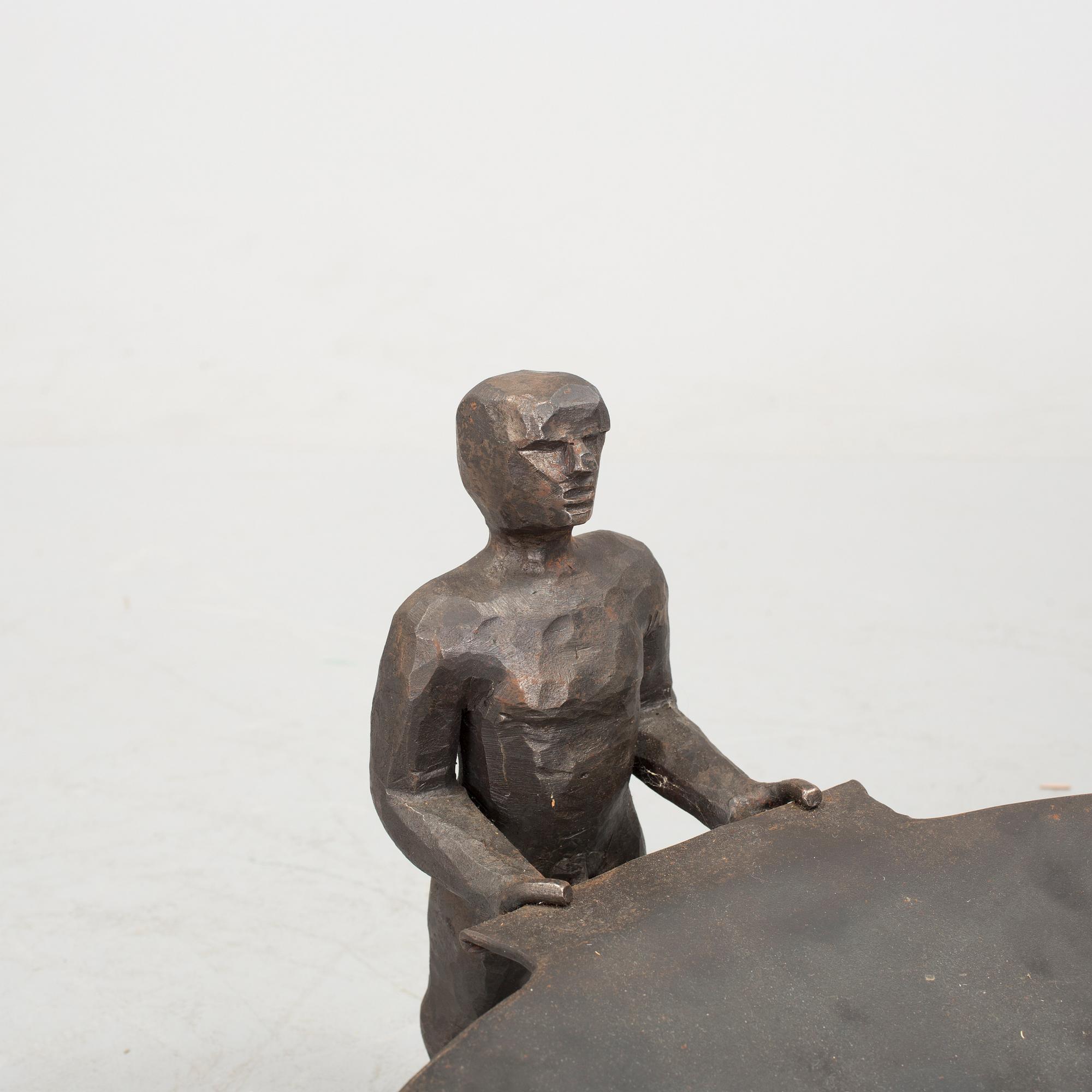 ERIK HÖGLUND, skulptur/skålfat, järn/smide, stämplad HÖGLUND. Lars KONSTSMIDE. L. Larsson.