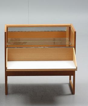 SCHATULL samt BARSKÅP, 1900-talets andra hälft.