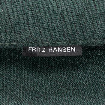 Arne Jacobsen, armchair, "Ägget", Fritz Hansen, 2021.