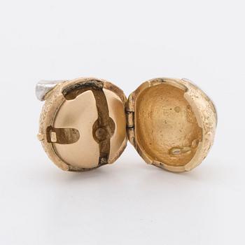 LYNGGAARD lås 18K guld och vitguld m 2 briljanter ca 0,10 ct totalt.