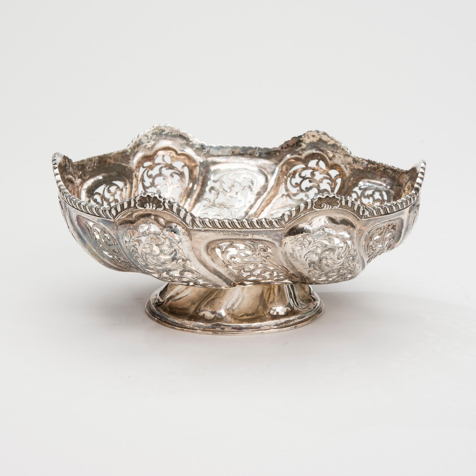 SKÅL, silver, silverstämplad 900. Vikt 419 g.
