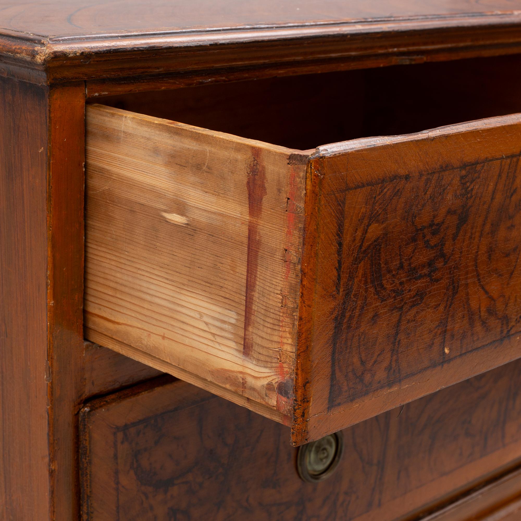 Chest of drawers 19th century.