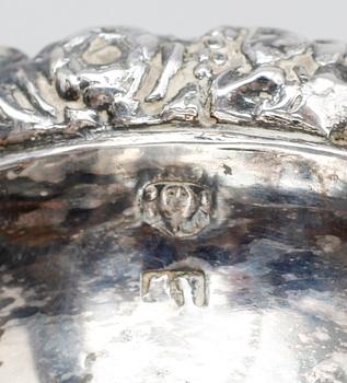 SERVERINGSKANNA, silver, sannolikt Österike-Ungern, 1800-tal. Vikt ca 625 g.