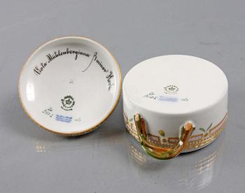 SOCKERSKÅL MED LOCK, porslin. Royal Copenhagen "Flora Danica".