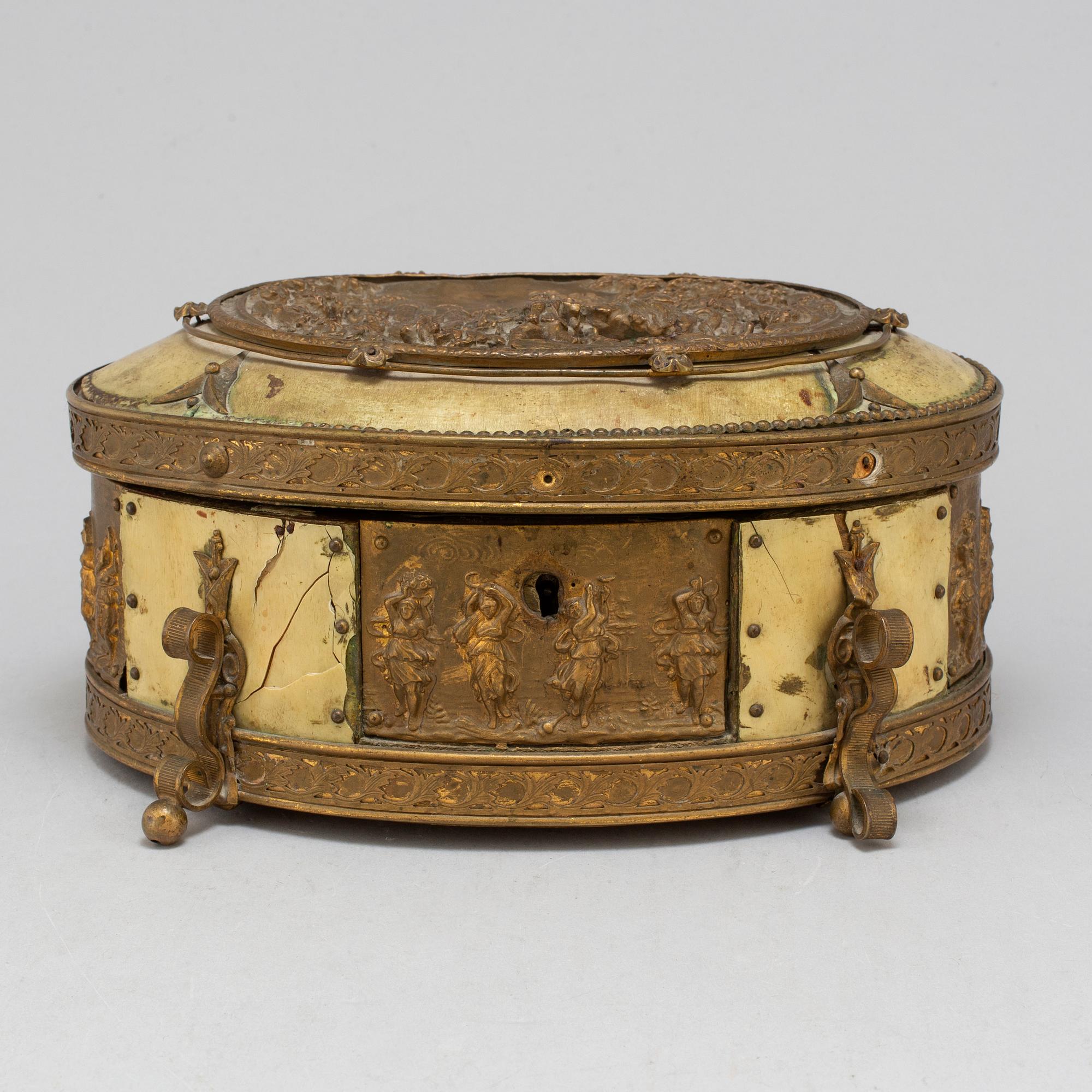 A Baroque style late 19th century box.