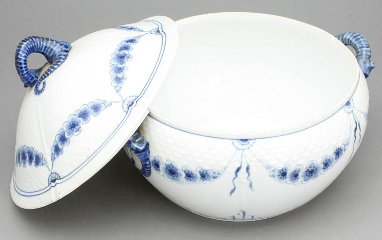 TERRIN, porslin, "Empire", Bing & Gröndahl, Danmark, omkring 1900-talets mitt.