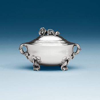 A Georg Jensen sterling bonbonnière, Jensen & Wendel, Copenhagen 1945-51.