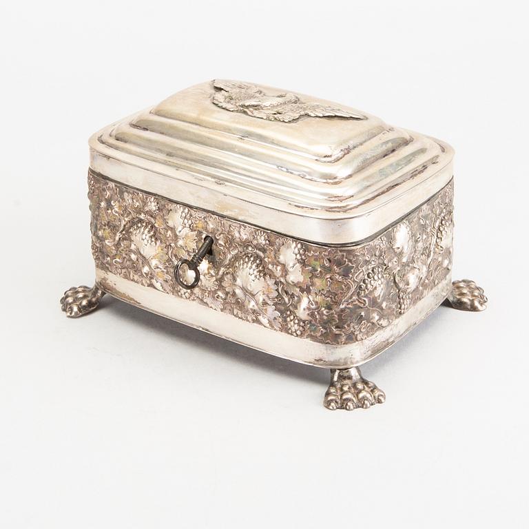 A 19/20th century silver baroque style suger box, weight ca 465 gr.