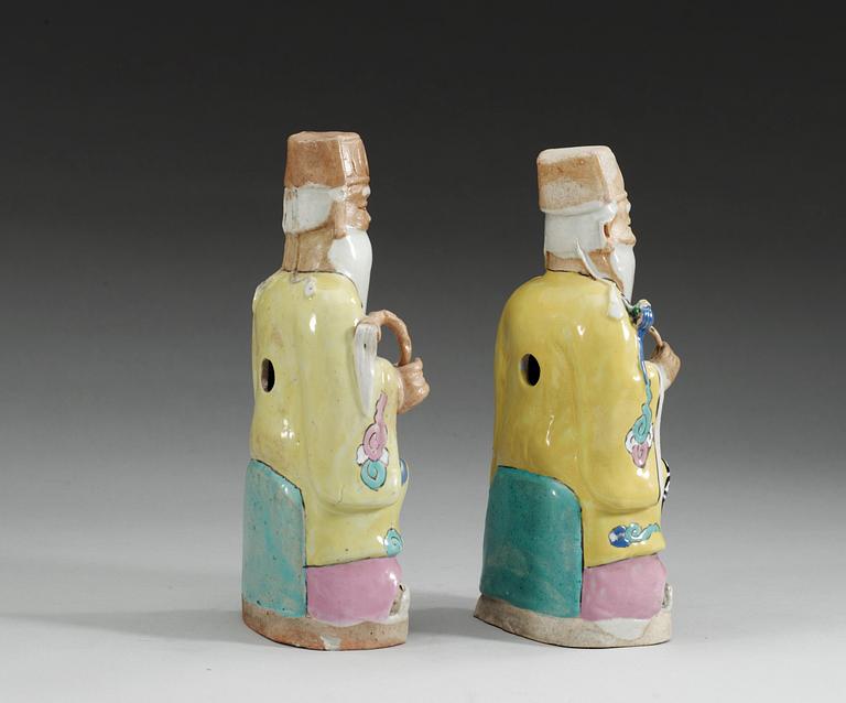 A set of two famille rose figures, Qing dynasty, ca 1800.