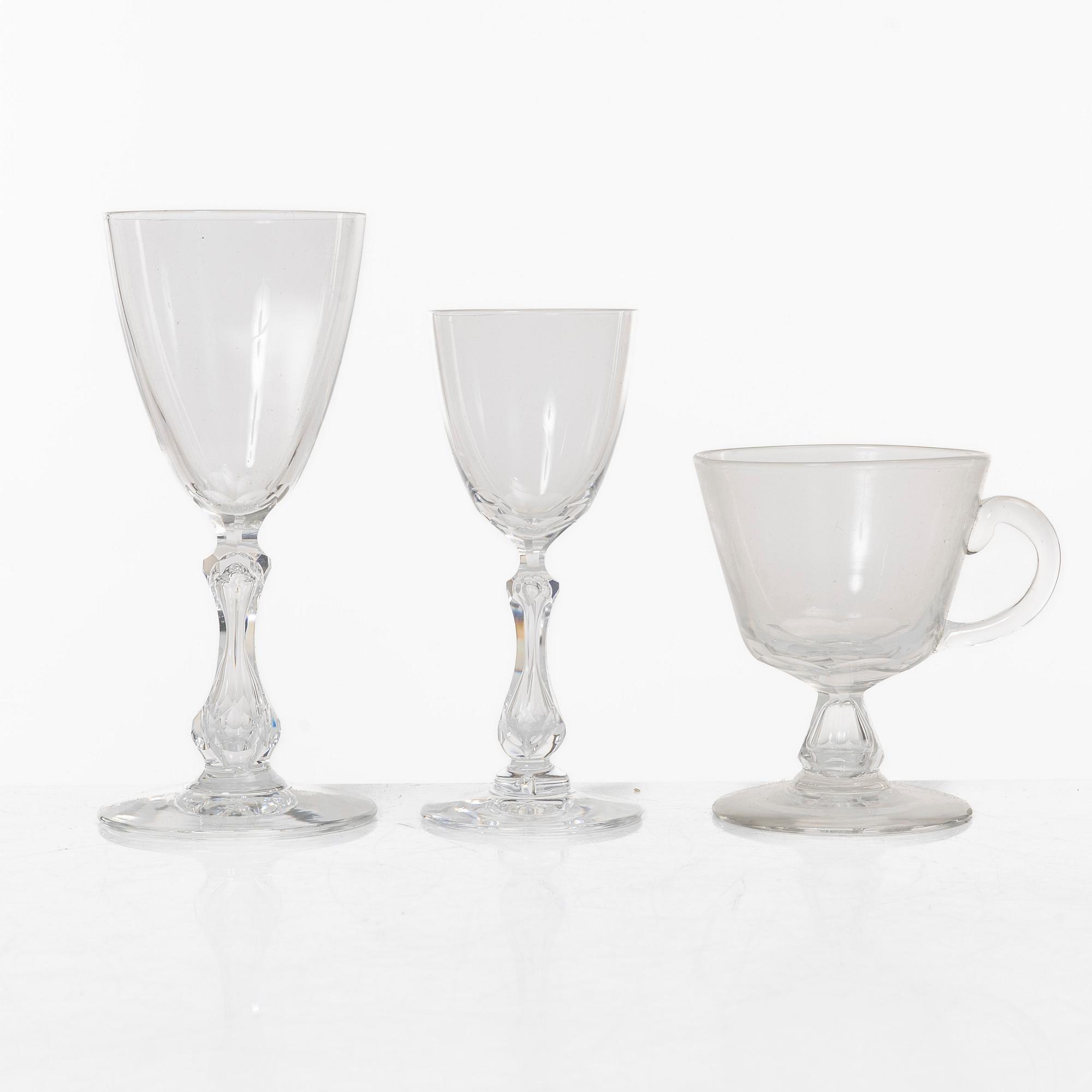 An 118-piece glass service, late 19th century.