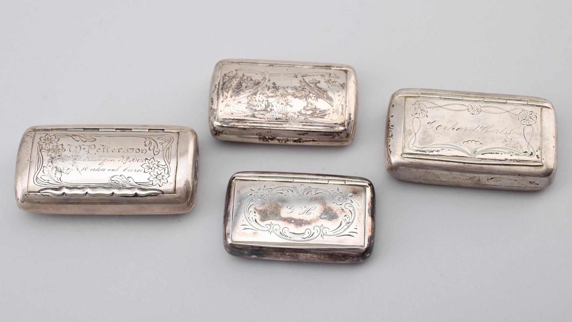 SNUSDOSOR, 4 st, silver, 1800-/1900-tal. Vikt ca 323 gram.